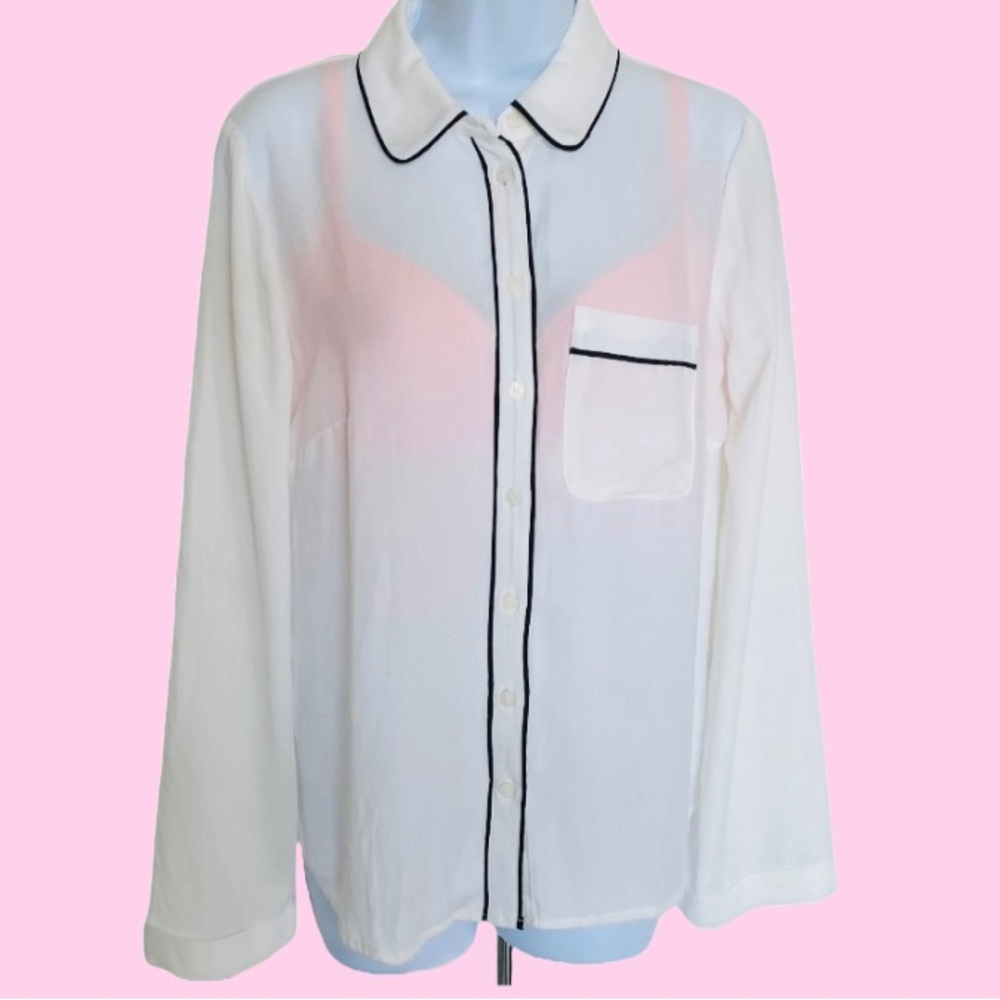 ⭐️4/$30 Chic White Button-Up Blouse with Black Trim